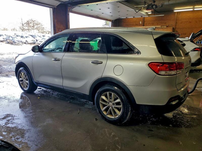 Photo 2 from auction – 2016 KIA SORENTO LX with VIN 5XYPGDA35GG049855