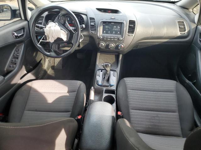 Zdjęcie 8 z aukcji – 2017 KIA FORTE LX z VIN 3KPFL4A78HE034727