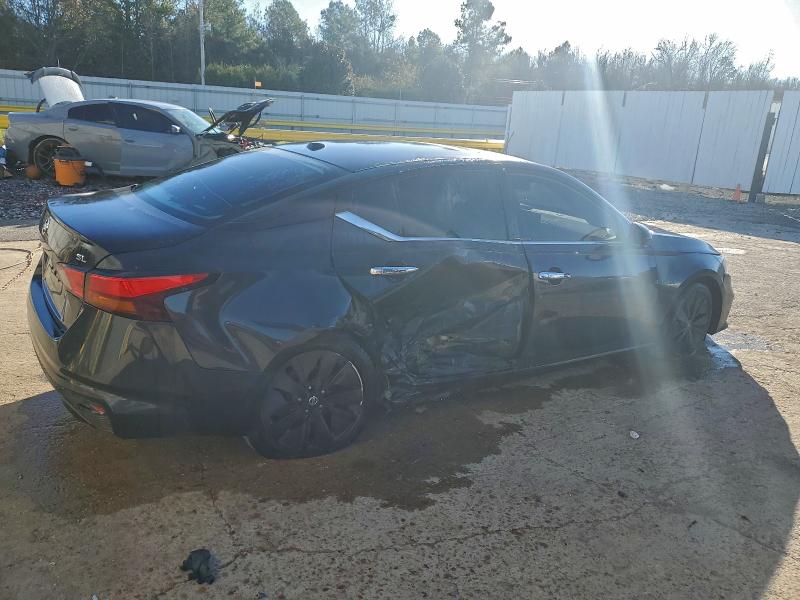 Photo 3 from auction – 2019 NISSAN ALTIMA SL with VIN 1N4BL4EV1KC171598