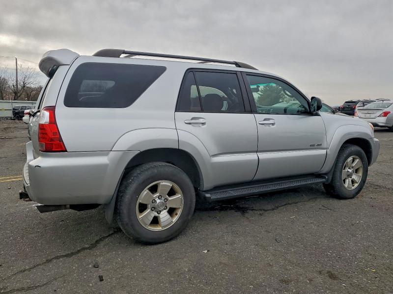 Photo 3 from auction – 2006 TOYOTA 4RUNNER SR with VIN JTEBT14R068034525