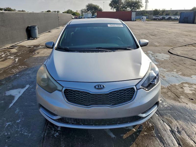 Photo 5 from auction – 2016 KIA FORTE LX with VIN KNAFK4A60G5594985
