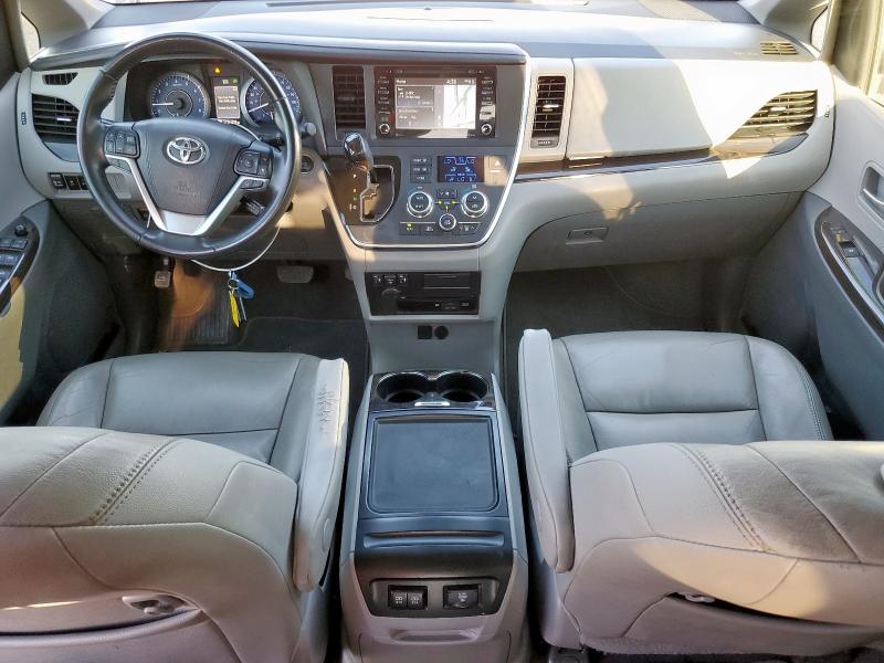 Photo 8 from auction – 2018 TOYOTA SIENNA XLE with VIN 5TDYZ3DC7JS961207