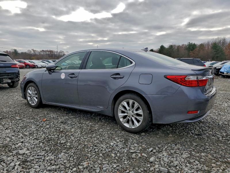 Photo 2 from auction – 2013 LEXUS ES 300H with VIN JTHBW1GG6D2035232