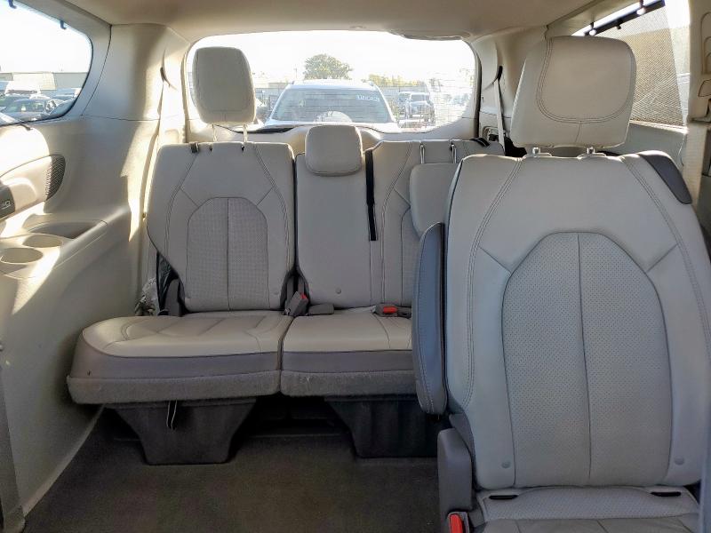 Photo 10 from auction – 2017 CHRYSLER PACIFICA T with VIN 2C4RC1EG5HR587565