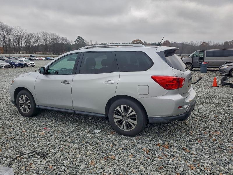 Photo 2 from auction – 2017 NISSAN PATHFINDER with VIN 5N1DR2MM5HC624933