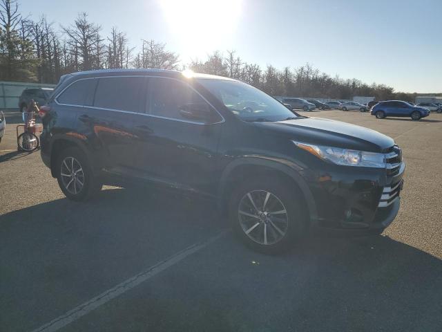 Photo 4 from auction – 2018 TOYOTA HIGHLANDER with VIN 5TDJZRFH8JS538536