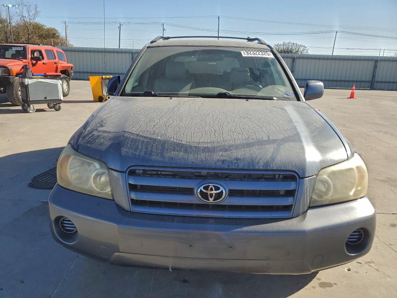 Photo 5 from auction – 2005 TOYOTA HIGHLANDER with VIN JTEGP21A750067484