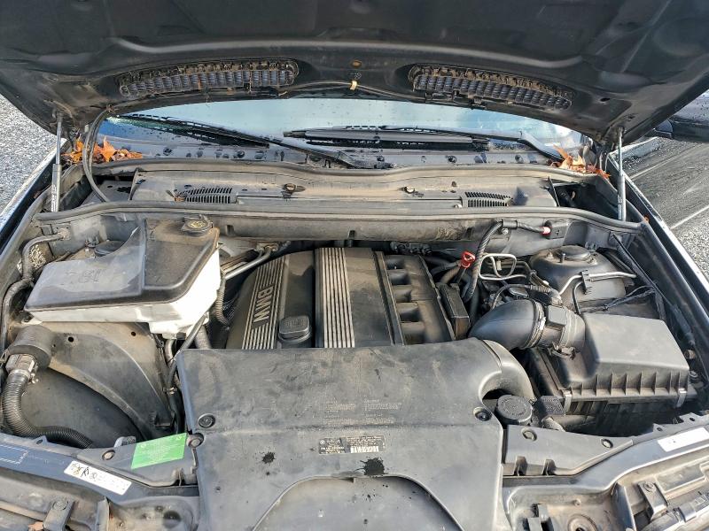 Photo 11 from auction – 2005 BMW X5 3.0I with VIN 5UXFA13595LY13555