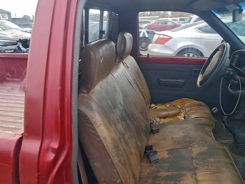 Photo 10 from auction – 1992 TOYOTA PICKUP 1/2 with VIN JT4RN81A2N0102082