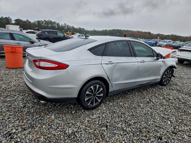 Photo 3 from auction – 2014 FORD FUSION S with VIN 3FA6P0G77ER394652