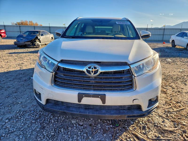 Photo 5 from auction – 2016 TOYOTA HIGHLANDER with VIN 5TDJKRFH7GS338907