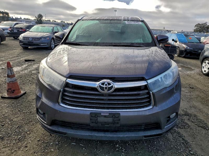 Photo 5 from auction – 2015 TOYOTA HIGHLANDER with VIN 5TDKKRFHXFS068333