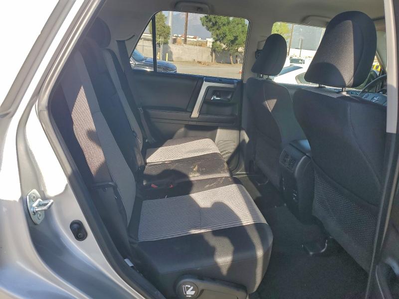 Photo 11 from auction – 2019 TOYOTA 4RUNNER SR with VIN JTEZU5JR9K5200608