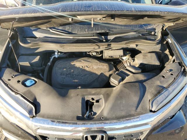 Photo 11 from auction – 2017 HONDA RIDGELINE with VIN 5FPYK2F63HB008196