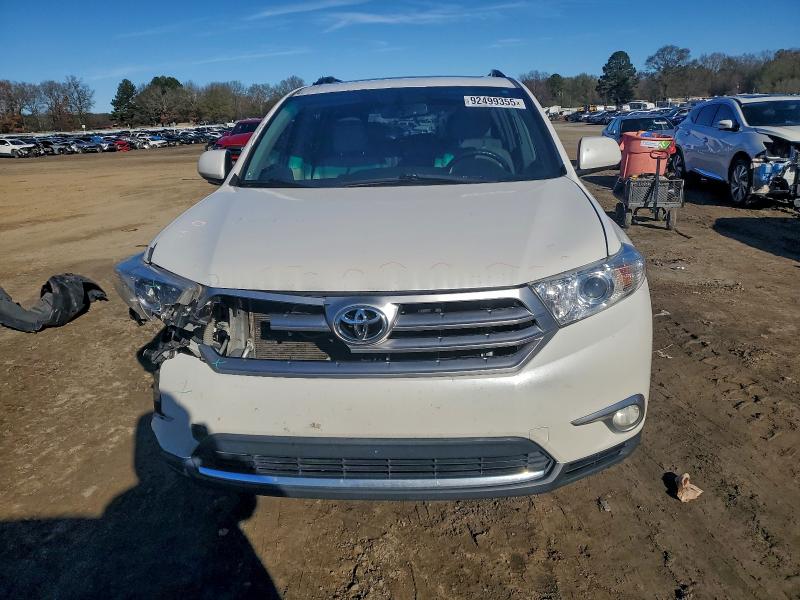 Photo 5 from auction – 2011 TOYOTA HIGHLANDER with VIN 5TDZK3EH5BS048840