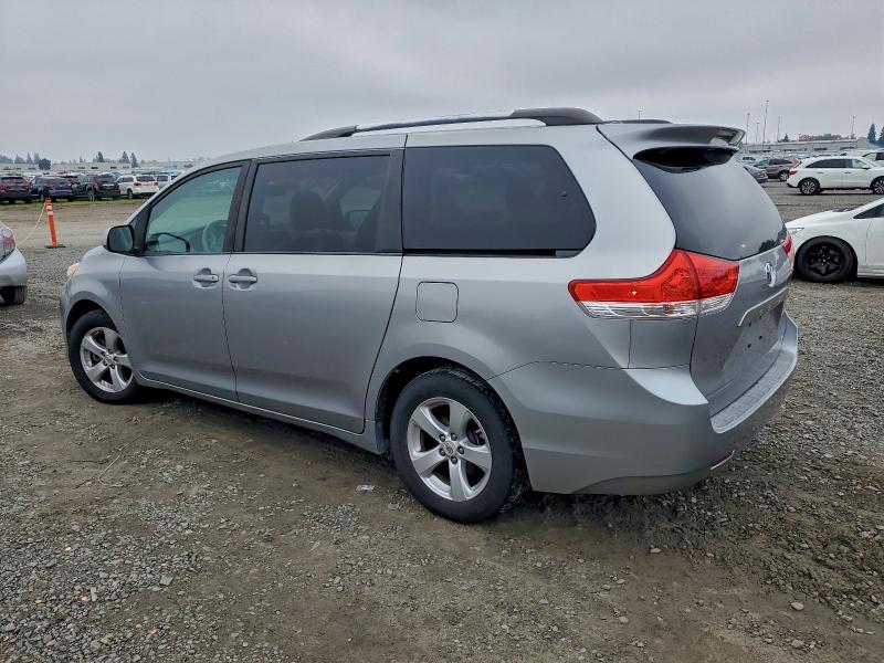 Photo 2 from auction – 2011 TOYOTA SIENNA LE with VIN 5TDKK3DC5BS032189