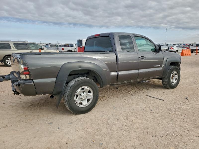 Photo 3 from auction – 2011 TOYOTA TACOMA with VIN 5TFTU4GN8BX007220