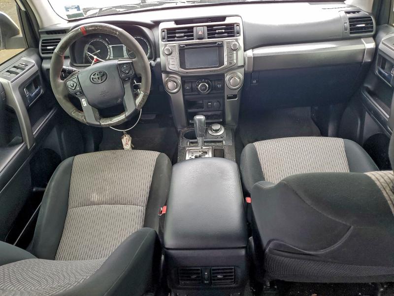 Photo 8 from auction – 2019 TOYOTA 4RUNNER SR with VIN JTEBU5JR6K5660617