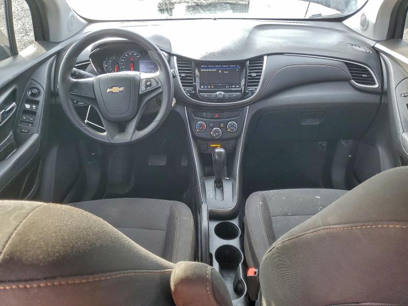 Photo 8 from auction – 2018 CHEVROLET TRAX LS with VIN 3GNCJKSBXJL309863