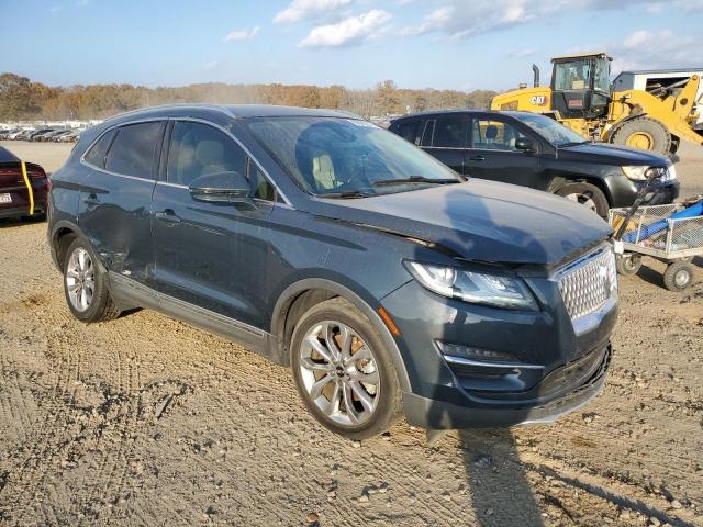Photo 4 from auction – 2019 LINCOLN MKC SELECT with VIN 5LMCJ2C98KUL21238