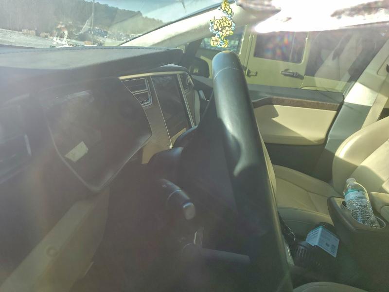 Photo 9 from auction – 2017 TESLA MODEL X with VIN 5YJXCBE23HF049766