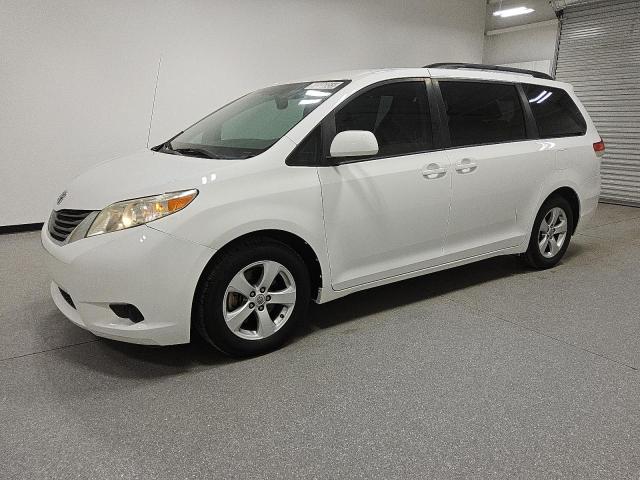Photo 1 from auction – 2014 TOYOTA SIENNA LE with VIN 5TDKK3DC0ES488881