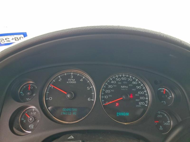 Photo 9 from auction – 2008 CHEVROLET SUBURBAN C with VIN 1GNFC16008J211615