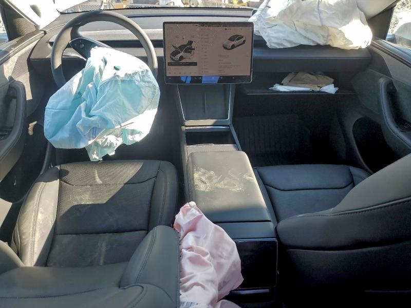 Photo 8 from auction – 2026 TESLA MODEL Y with VIN 7SAYGDED4TF402663
