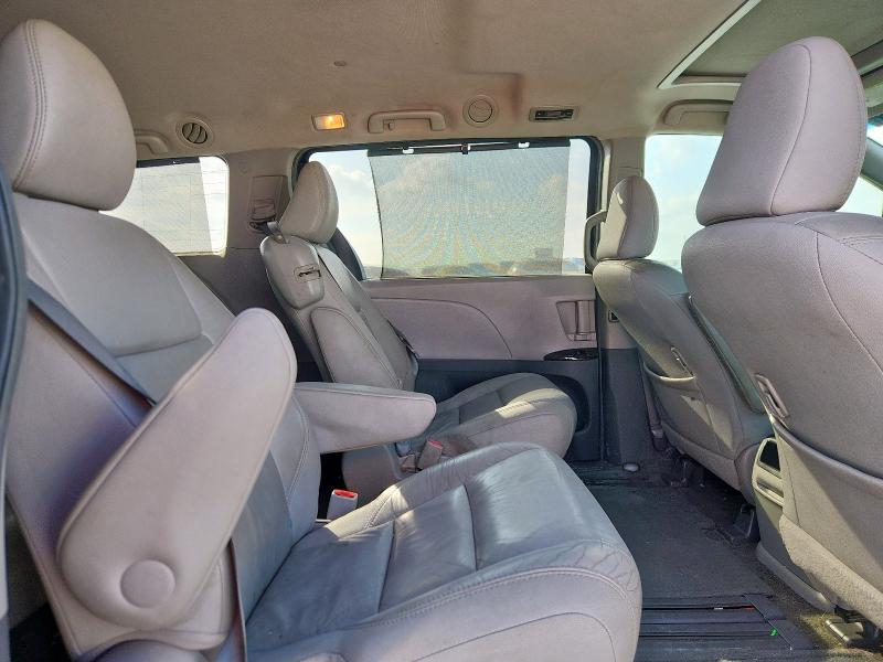 Photo 11 from auction – 2016 TOYOTA SIENNA with VIN 5TDYK3DC5GS705807