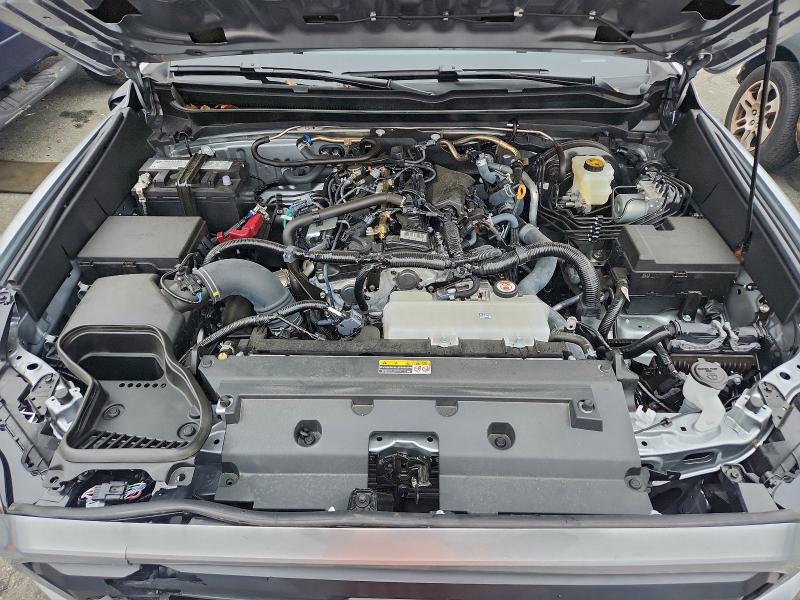 Photo 11 from auction – 2025 TOYOTA TACOMA DOU with VIN 3TMLB5JN2SM123863