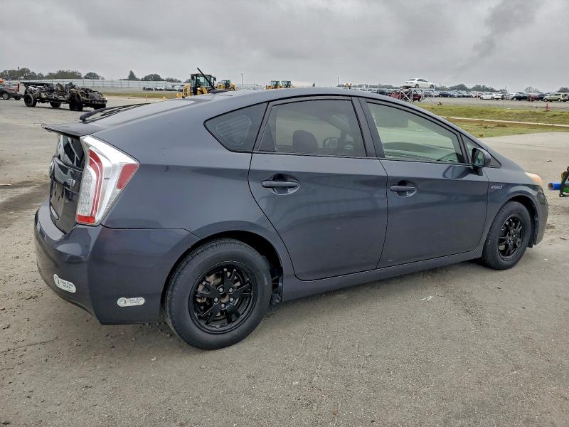 Photo 3 from auction – 2014 TOYOTA PRIUS with VIN JTDKN3DU3E1740538