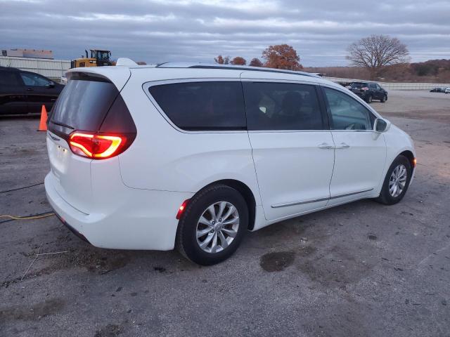 Photo 3 from auction – 2018 CHRYSLER PACIFICA T with VIN 2C4RC1BG6JR246086