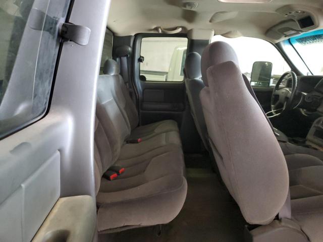 Photo 10 from auction – 2003 GMC SIERRA C25 with VIN 1GTHC29GX3E103388