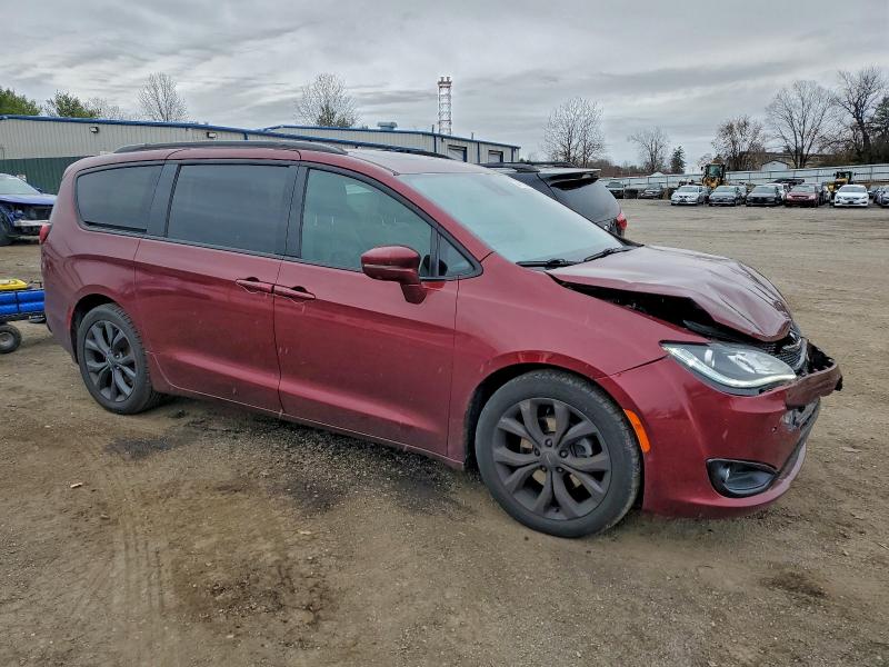 Фото 4 с аукциона – 2019 CHRYSLER PACIFICA L с VIN 2C4RC1GG8KR500228