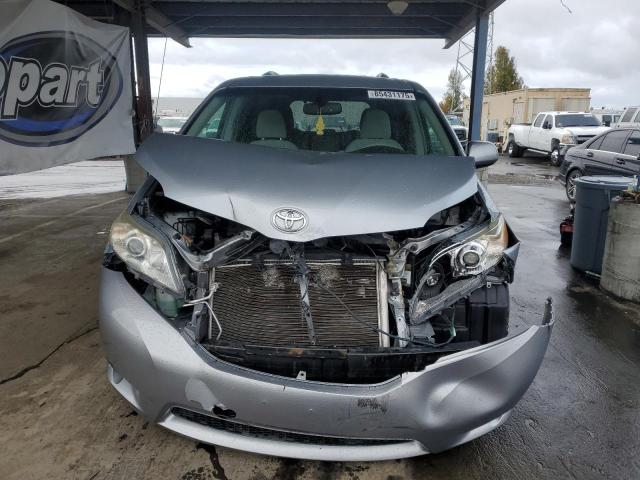 Photo 5 from auction – 2014 TOYOTA SIENNA LE with VIN 5TDKK3DC4ES435469