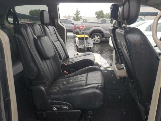 Photo 11 from auction – 2016 CHRYSLER TOWN & COU with VIN 2C4RC1BG7GR165395