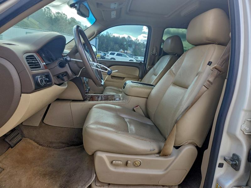 Photo 7 from auction – 2013 CHEVROLET SUBURBAN C with VIN 1GNSCKE05DR364086