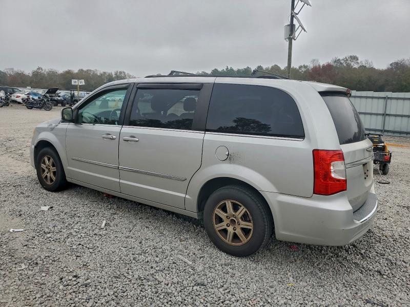Photo 2 from auction – 2012 CHRYSLER TOWN & COU with VIN 2C4RC1BGXCR228371