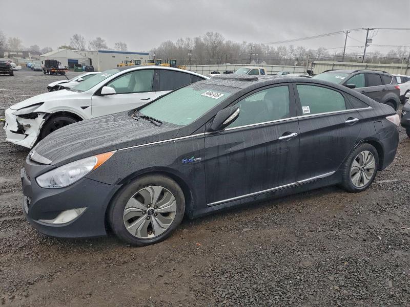 Photo 1 from auction – 2013 HYUNDAI SONATA HYB with VIN KMHEC4A49DA096969