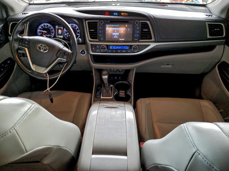 Photo 8 from auction – 2018 TOYOTA HIGHLANDER with VIN 5TDDZRFH2JS485524