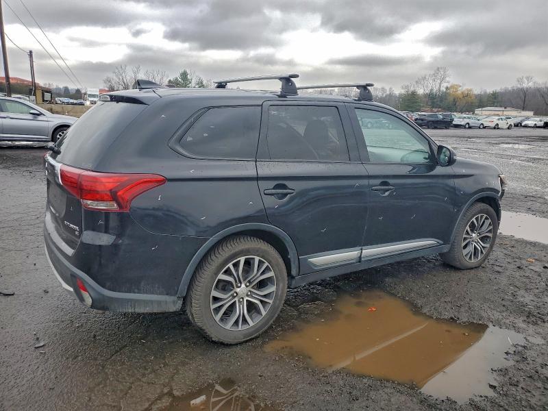 Photo 3 from auction – 2018 MITSUBISHI OUTLANDER with VIN JA4AZ3A30JJ000106