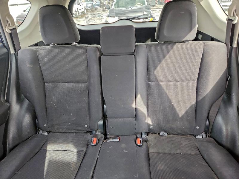 Photo 10 from auction – 2017 TOYOTA RAV4 LE with VIN JTMBFREV6HJ107527