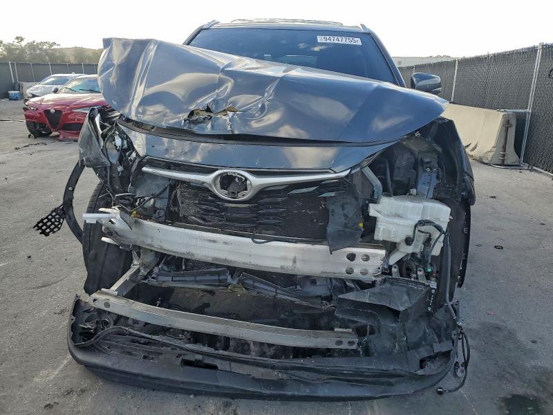 Photo 5 from auction – 2021 TOYOTA HIGHLANDER with VIN 5TDGZRAH2MS044324