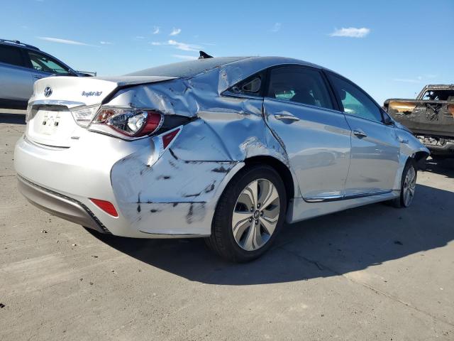 Photo 3 from auction – 2013 HYUNDAI SONATA HYB with VIN KMHEC4A49DA076205