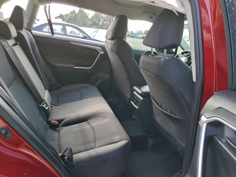 Photo 11 from auction – 2023 TOYOTA RAV4 LE with VIN JTMF1RFVXPD097807