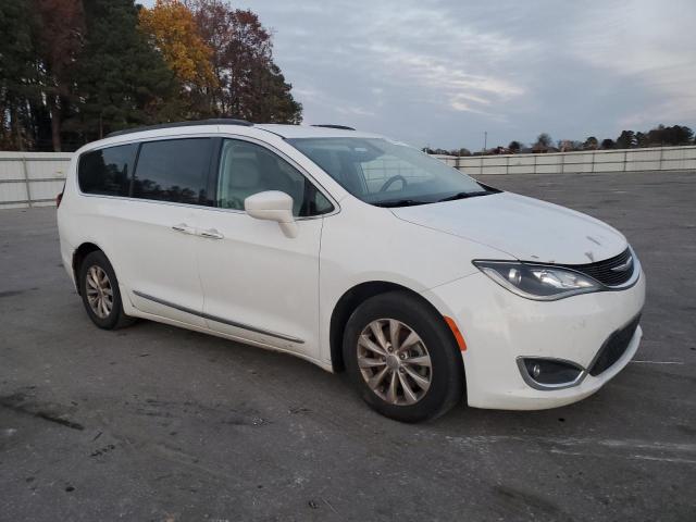 Photo 4 from auction – 2017 CHRYSLER PACIFICA T with VIN 2C4RC1BG0HR688100