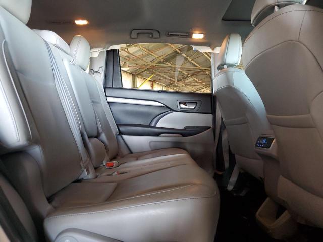 Photo 11 from auction – 2017 TOYOTA HIGHLANDER with VIN 5TDJZRFH6HS369773