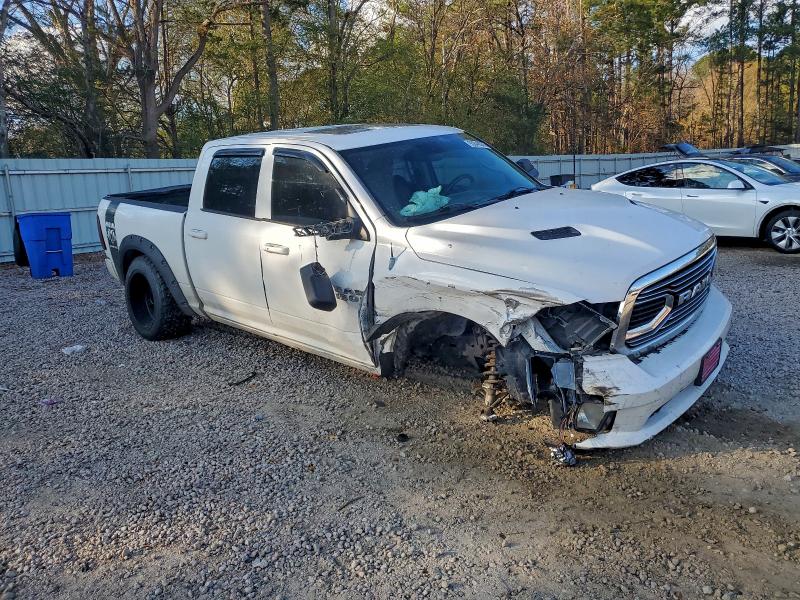 Photo 4 from auction – 2014 RAM 1500 with VIN 1C6RR7MT7ES104787