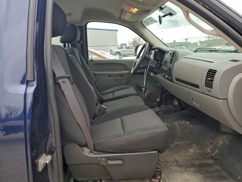Photo 10 from auction – 2011 CHEVROLET SILVERADO with VIN 1GCNKPEAXBZ274265
