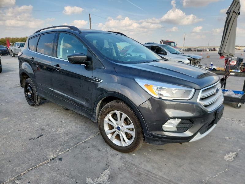 Photo 4 from auction – 2018 FORD ESCAPE SE with VIN 1FMCU9GD2JUC95557
